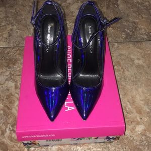 Navy blue chrome heels